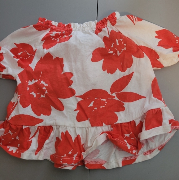 Carters 24m top - Picture 1 of 3